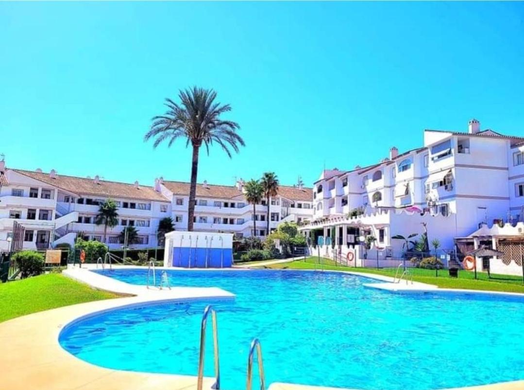 Apartamento En Mijas Con Terraza, Capacidad Para 5 Personas Con Piscina De Temporada Малага Экстерьер фото